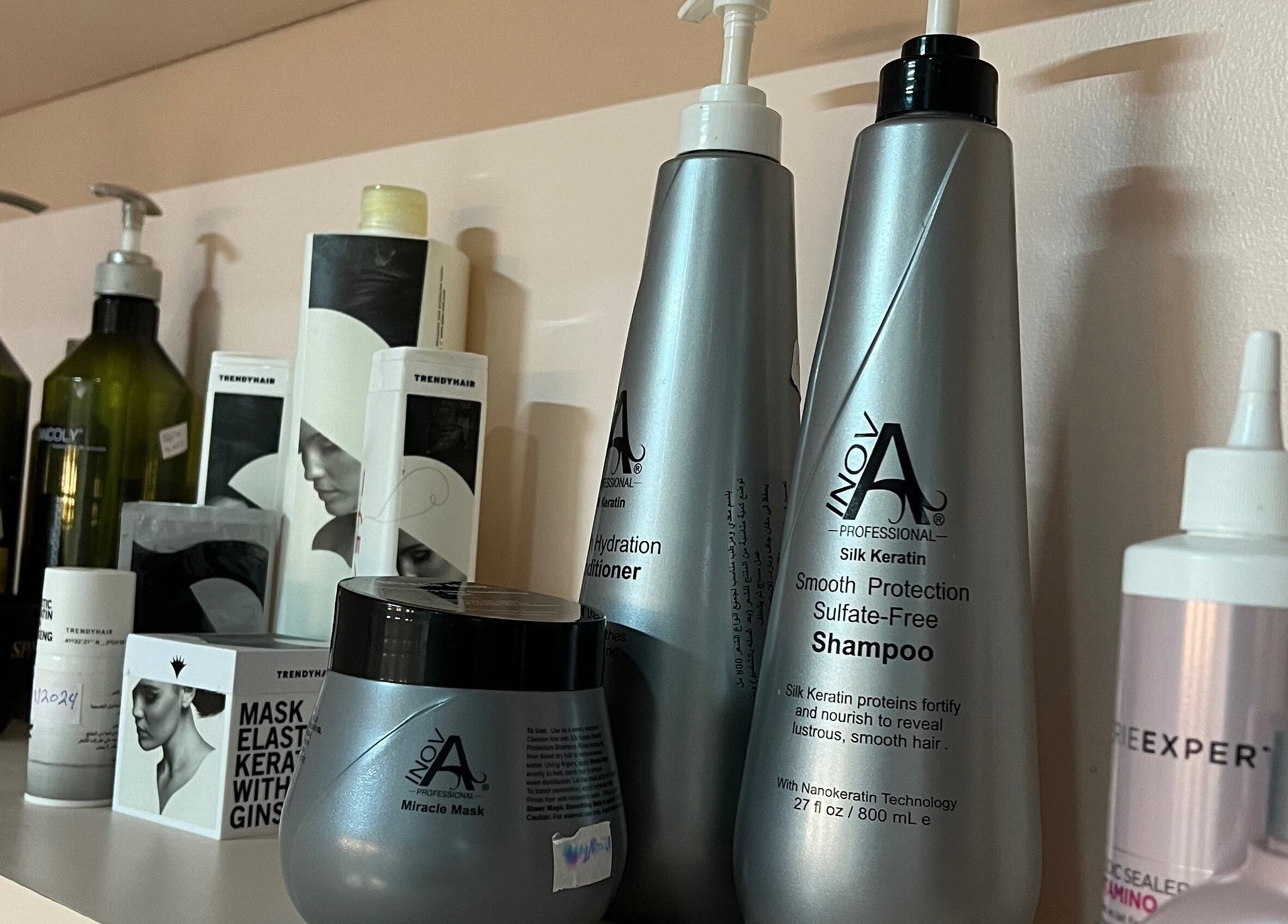 مجموعة منتجات العناية بالشعر في Linen Salon | صالون زهرة الكتان، الرياض، منطقة الرياض، السعودية.