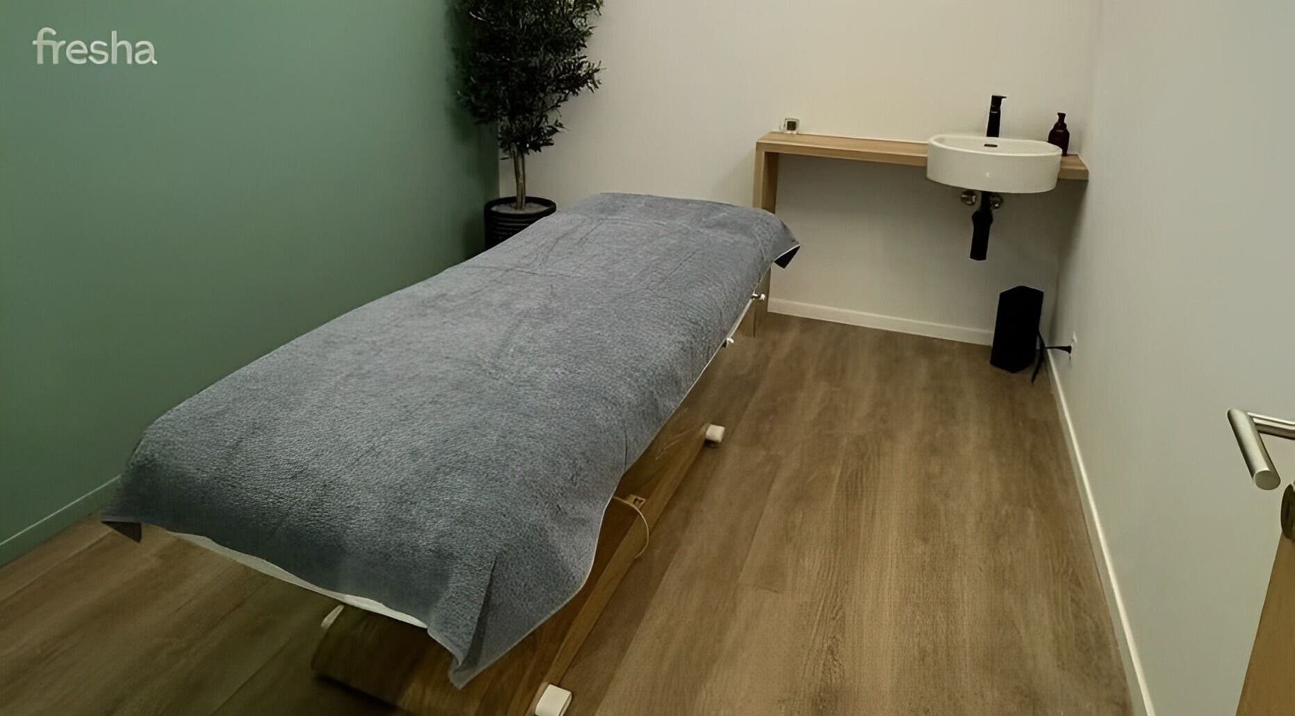 Salle de massage paisible chez L'instant Colibri, Petit-lancy, Genève, CH.
