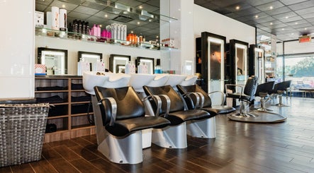 Salon Bliss MTL image 3