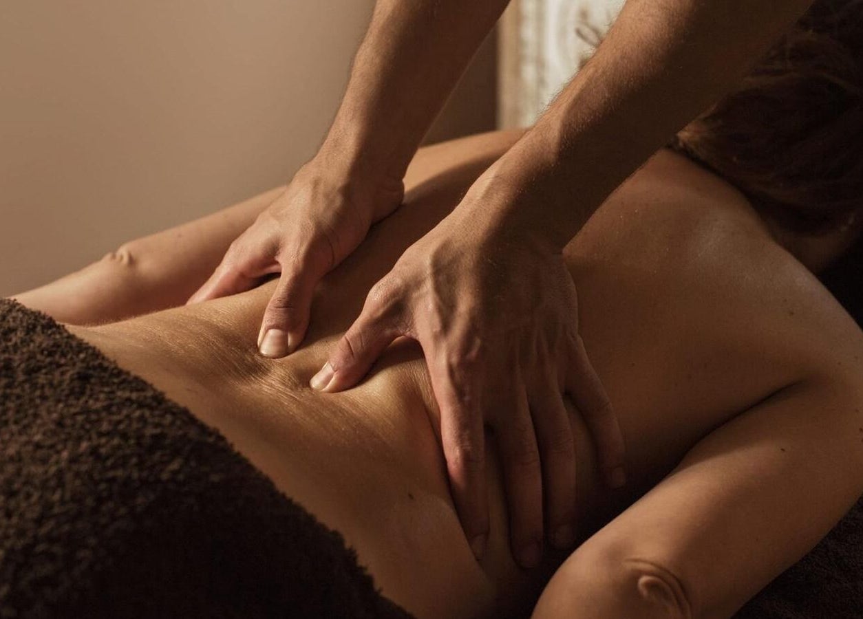 Terapia de masaje en Relax and Time, Barcelona, Catalunya, ES, para una experiencia relajante y revitalizante.
