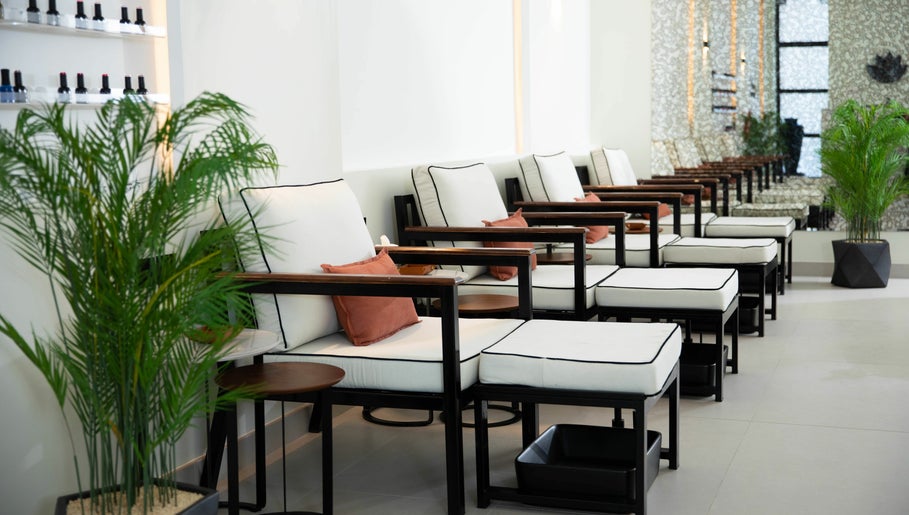 OiO Nail Spa image 1