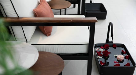 OiO Nail Spa image 3