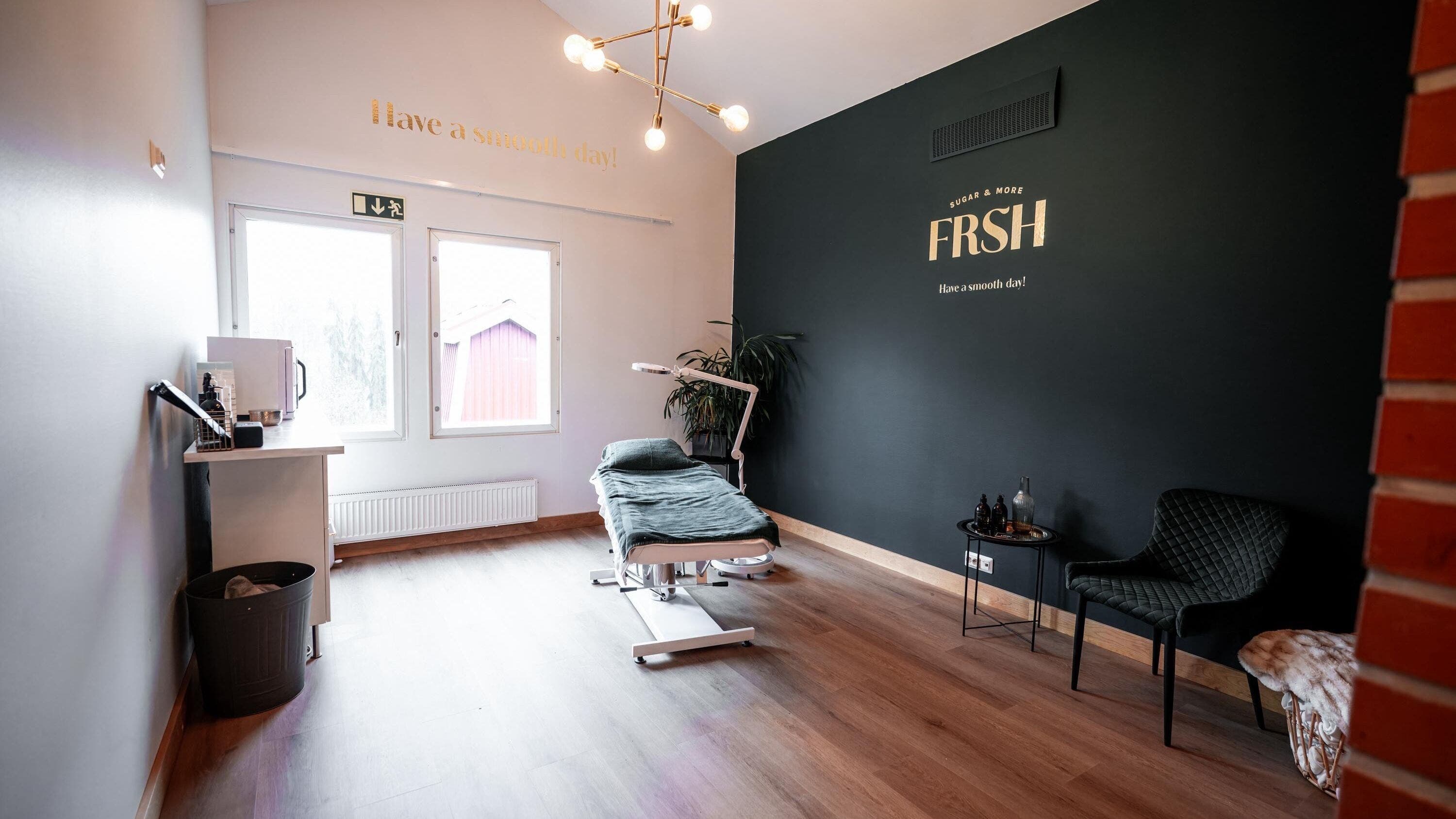 FRSH Sugar and More, Nokia tarjoaa modernin hoitohuoneen Pirkanmaa, Pirkanmaa, FI:ssä rauhalliseen rentoutumiseen.