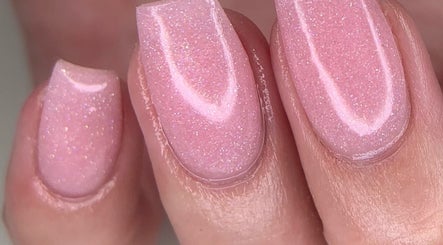 Blush Nail Boutique & Training Academy, bild 3