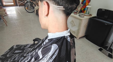 Monxi Barber