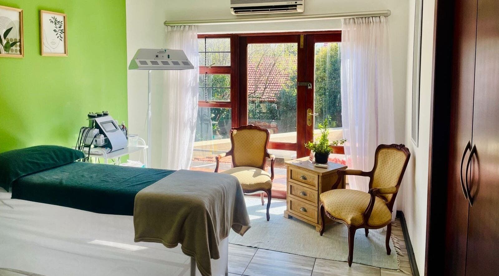 Relaxing treatment room at Mirabella Aesthetics Health & Beauty Clinic, Pretoria, Gauteng, ZA with natural light.