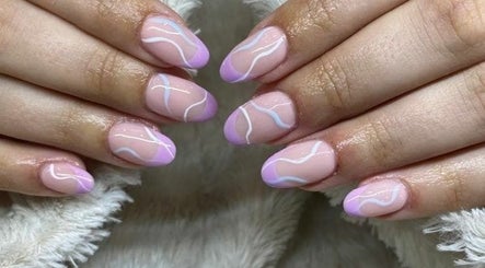 Classic Nails & Beauty Gallery imagem 2