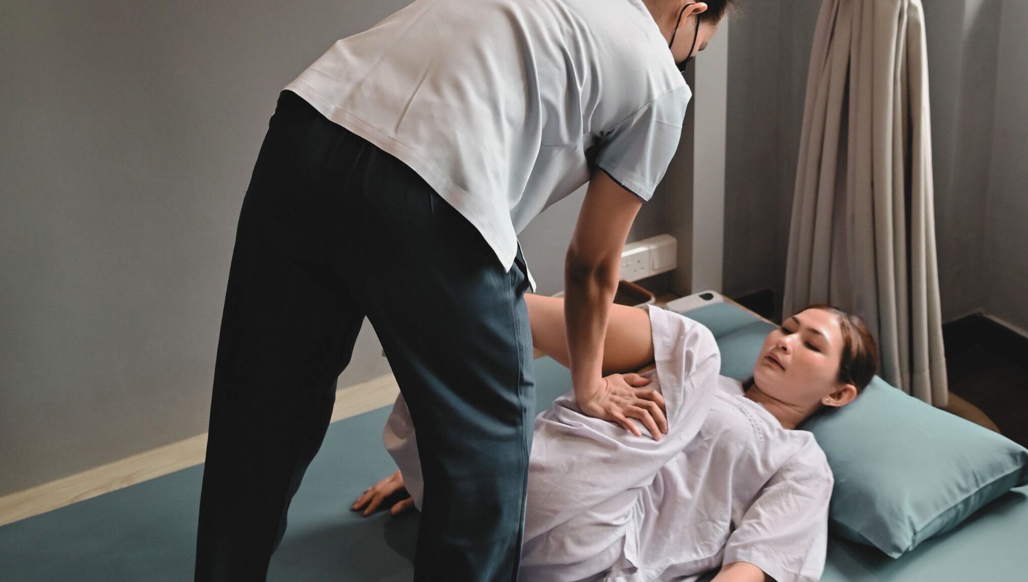 Thai massage session at Sabaai Sabaai Traditional Thai Massage, Raffles Place, SG.