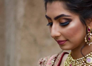 Woman in elegant jewelry at Meraki Ladies Beauty Lounge, Dubai, Dubai, AE.