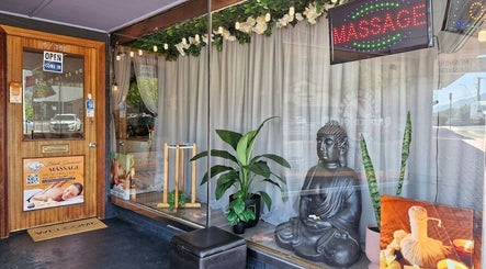 hình ảnh 3 của Black Diamond Massage