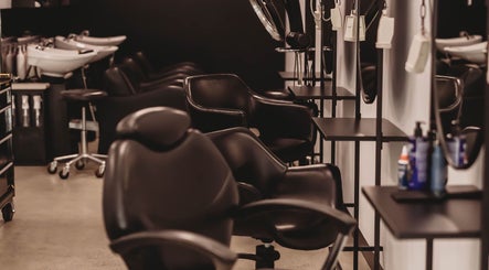 Diamond Cut Hair Studio, bild 2