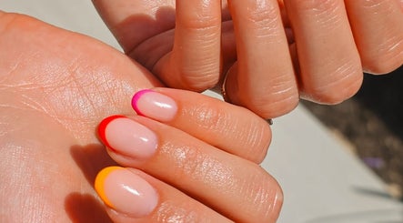 Image de Bare Nails 2