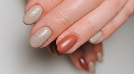 Image de Bare Nails 3