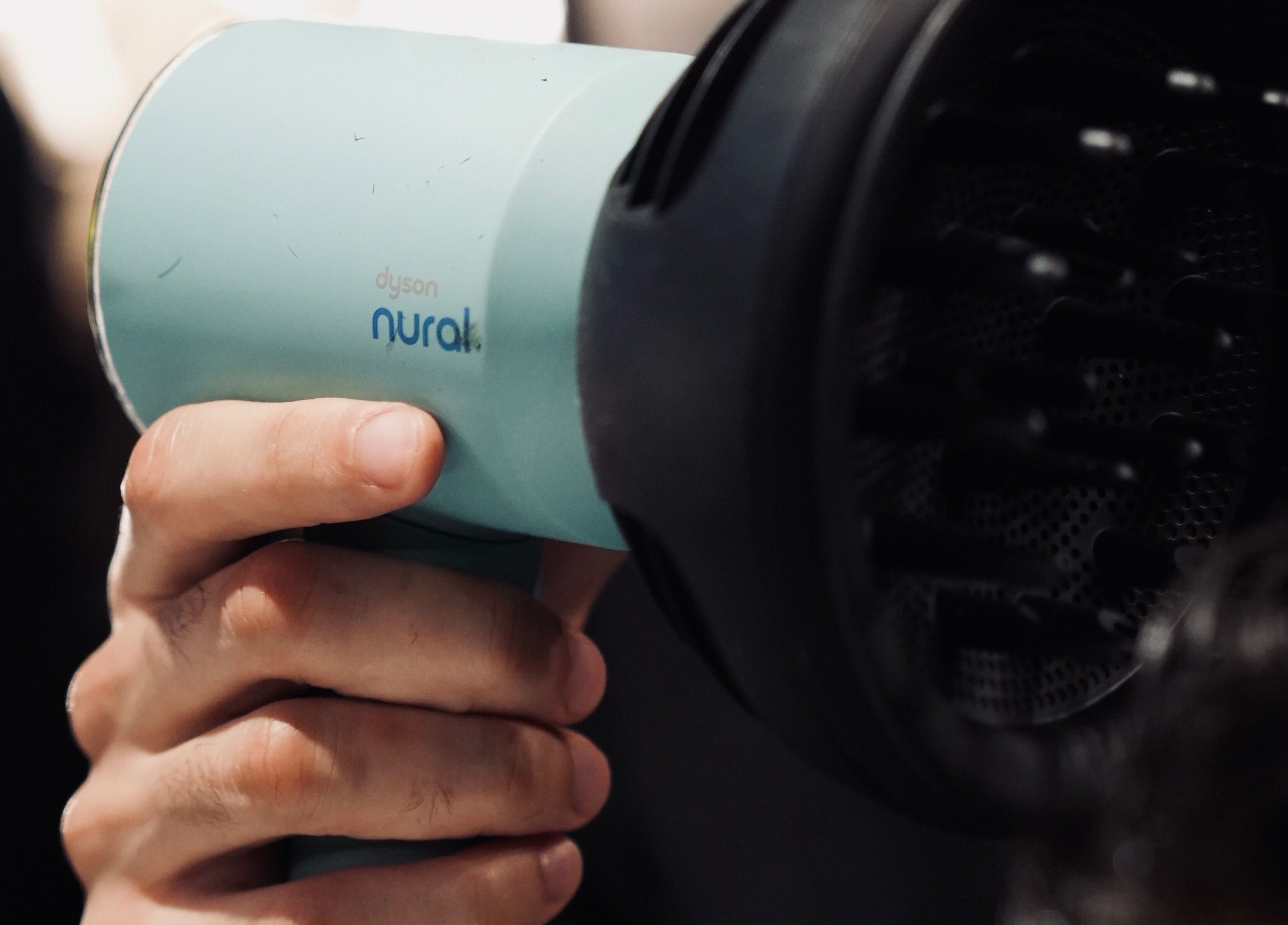 Asciugacapelli in uso nel salone Peloloco Tiburtina, Roma, Lazio, IT per uno styling professionale.