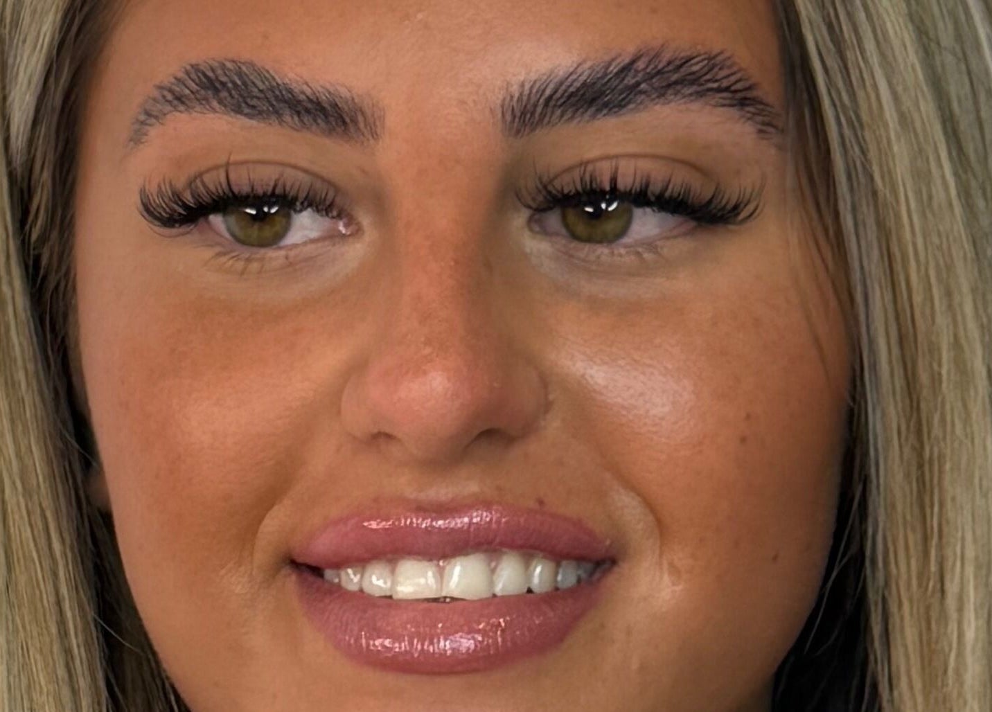 Close-up of expertly styled brows and lashes at Mimi’s Studio & Academy, Bournemouth, England, GB.