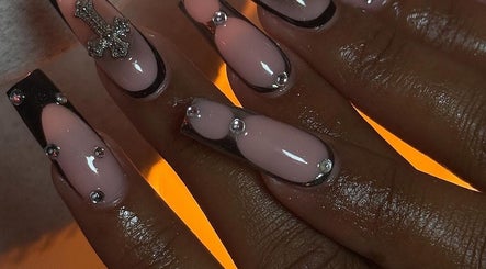 Stylish nail art with gems at Gemi Nailz in Cleveland, Queensland, AU. Perfect glam for any occasion.