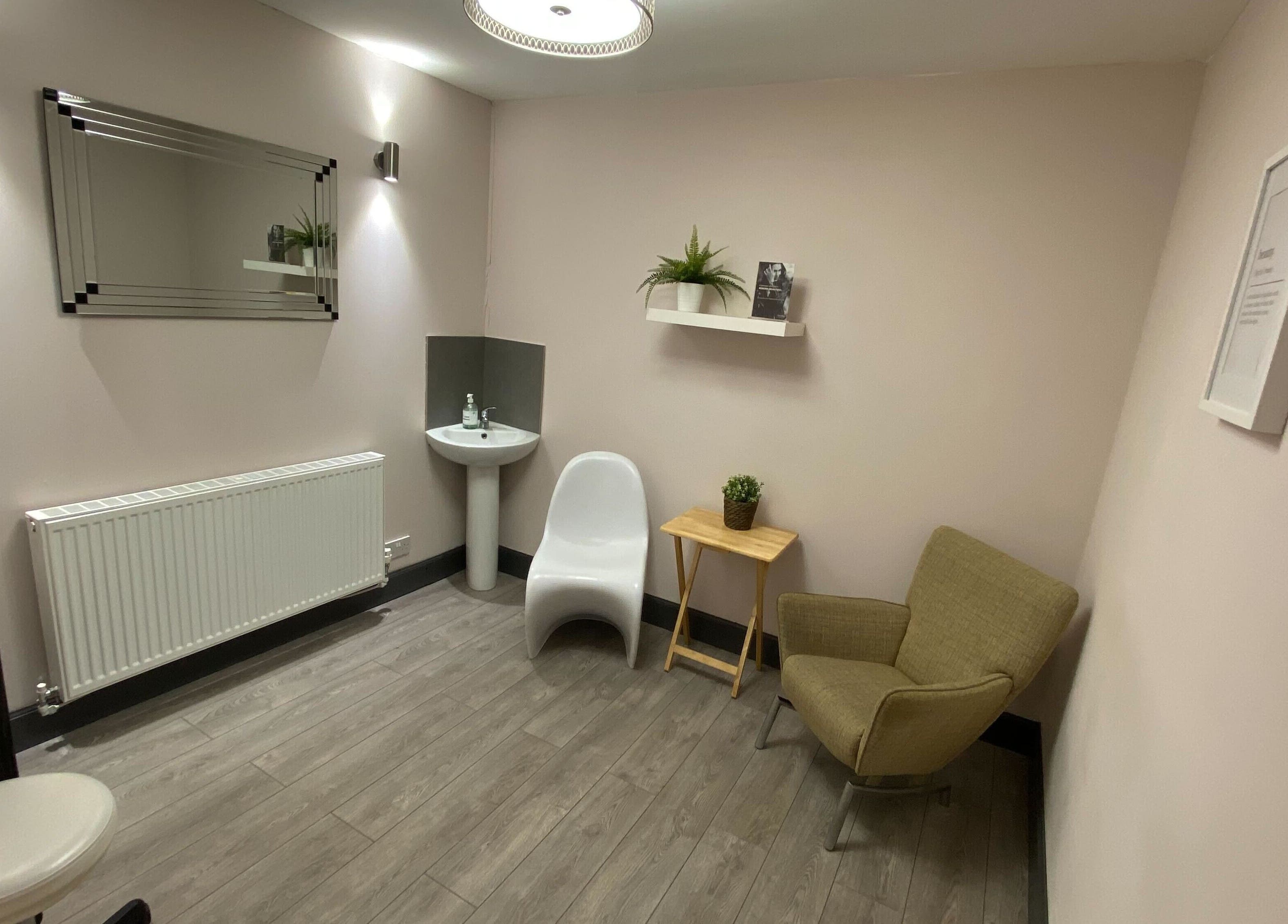 Relaxing room at Mind & Body Studio, Kirkcaldy, Scotland, GB with modern decor and soothing ambiance.