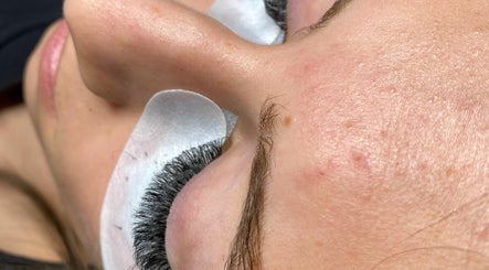 lahBEAUTY studios  image 3