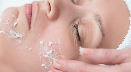 Skinbay - Mobile Beauty Therapist image 2