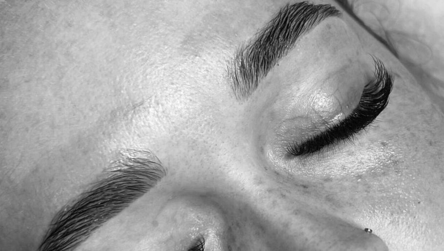 ABD Lash and Brow Artistry Bild 1