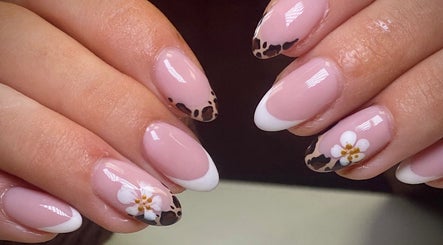 Elegant floral nail art at Kimberley Jane Nails & Beauty, Newcastle-under-Lyme, England, GB.