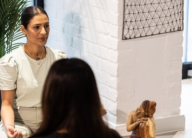 Meditation session at Yakseva (Light Centre Belgravia), London, England, GB with serene ambiance.