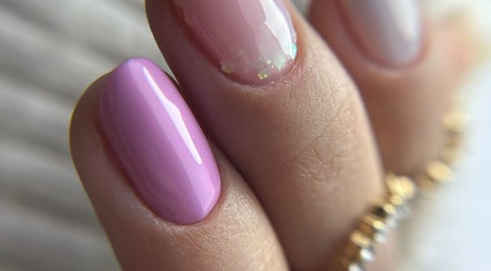 NG naails image 3