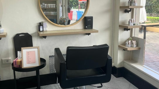 Zoe Tara Salon