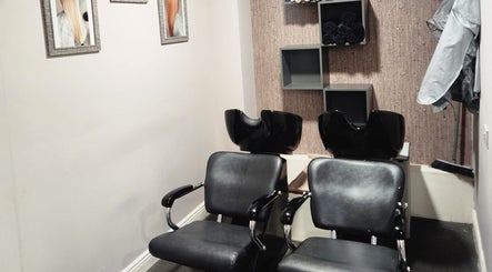 Mya Mays Hair Salon image 2