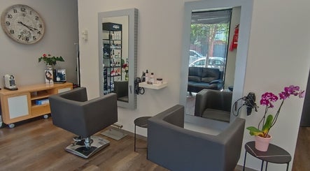 Esencia Hair Salon