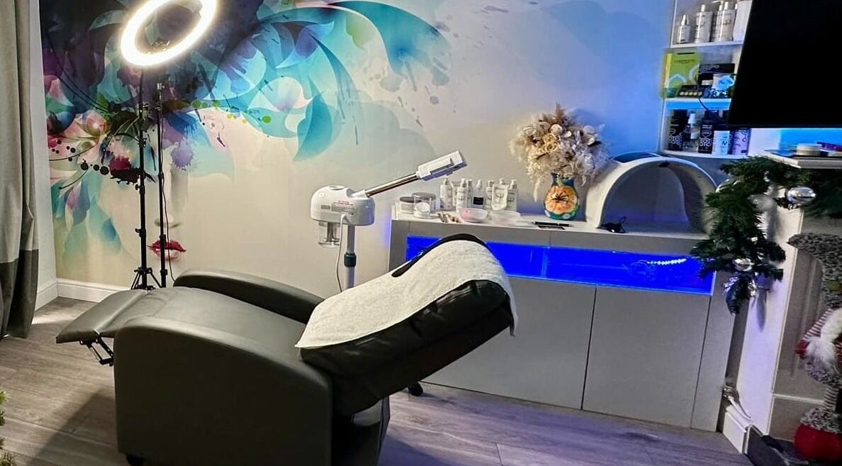 Relaxing treatment room at AR Beauty Bar in Stevenage, England, GB with vibrant decor and professional equipment.