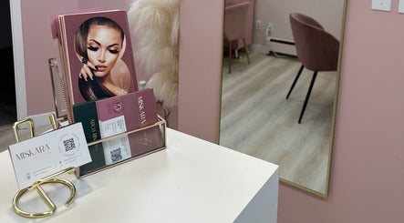 Sophisticated display and mirror at Arch Rivals Brow Studio, Port Coquitlam, British Columbia, CA.