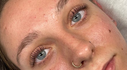 Lashed By Eb изображение 2