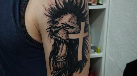 Carlos.Tatt - Ciudad de Guatemala image 3