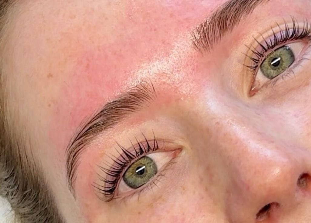 Close-up of freshly groomed lashes at JSbrowbar_, Melbourne, Victoria, AU, showcasing expert beauty care.