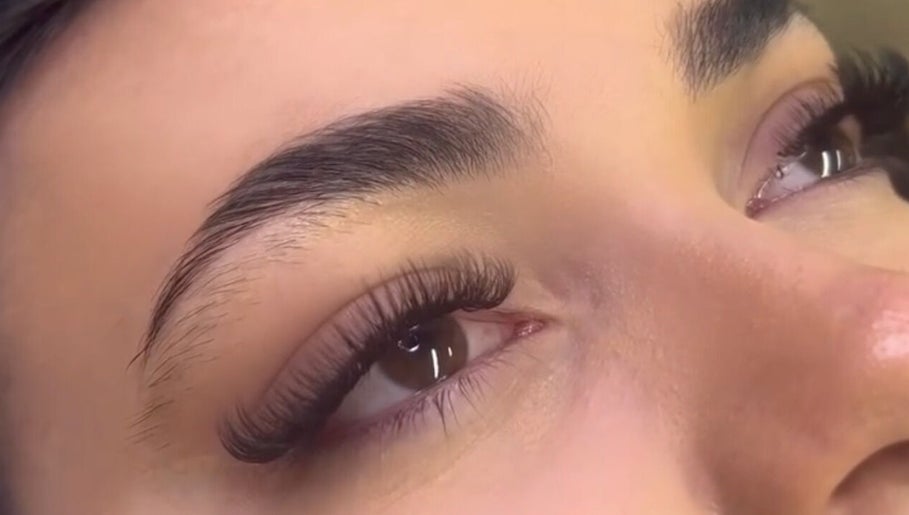 Eilidhdal.Lashes.Brows – kuva 1