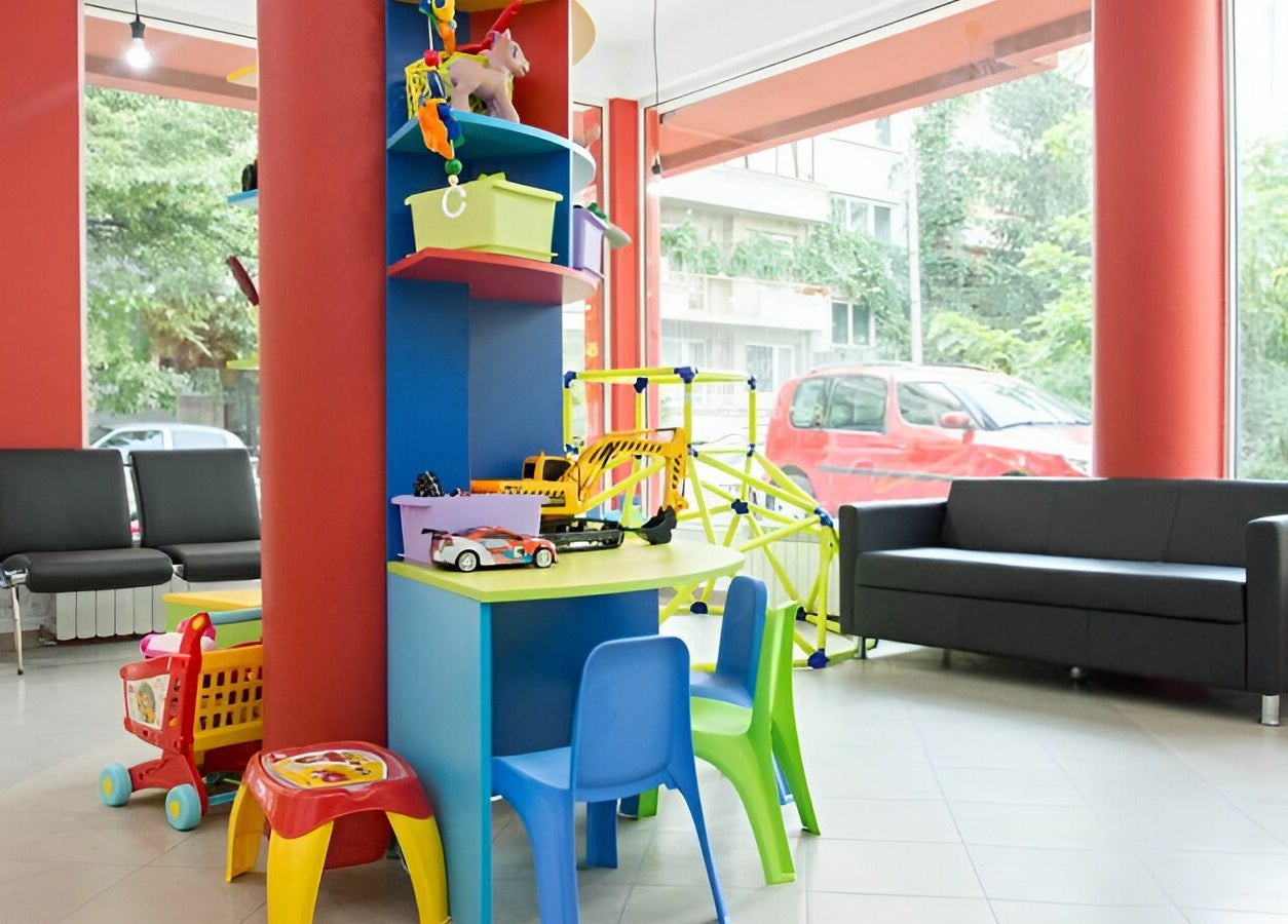 Детски кът в ПЪЗЕЛ София кв. Гео Милев, София, BG, предлагащ софия комфорт и играчки.