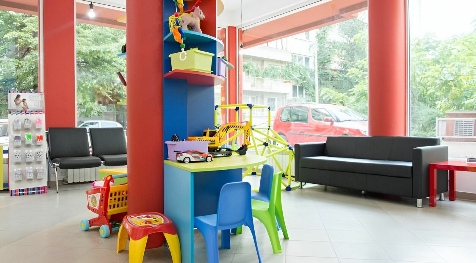 Детски кът в ПЪЗЕЛ София кв. Гео Милев, София, BG, предлагащ софия комфорт и играчки.