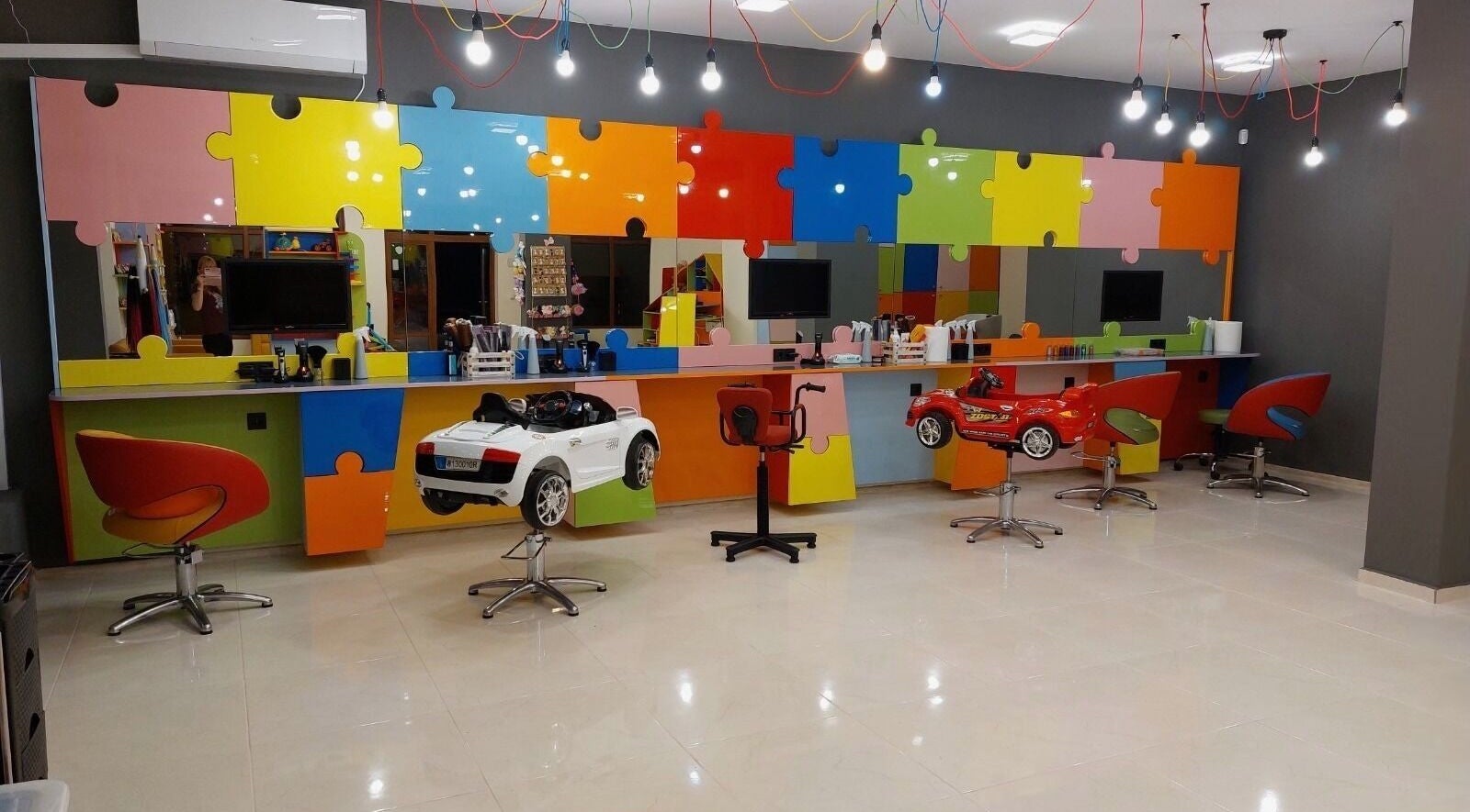 Детски салон с цветни пъзели в ПЪЗЕЛ Русе, Русе, Русе, BG.