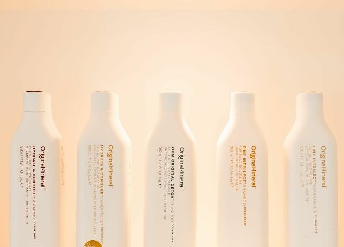 Produits capillaires Original & Mineral exposés chez Mane by TK à Pointe-Claire, Québec, CA.