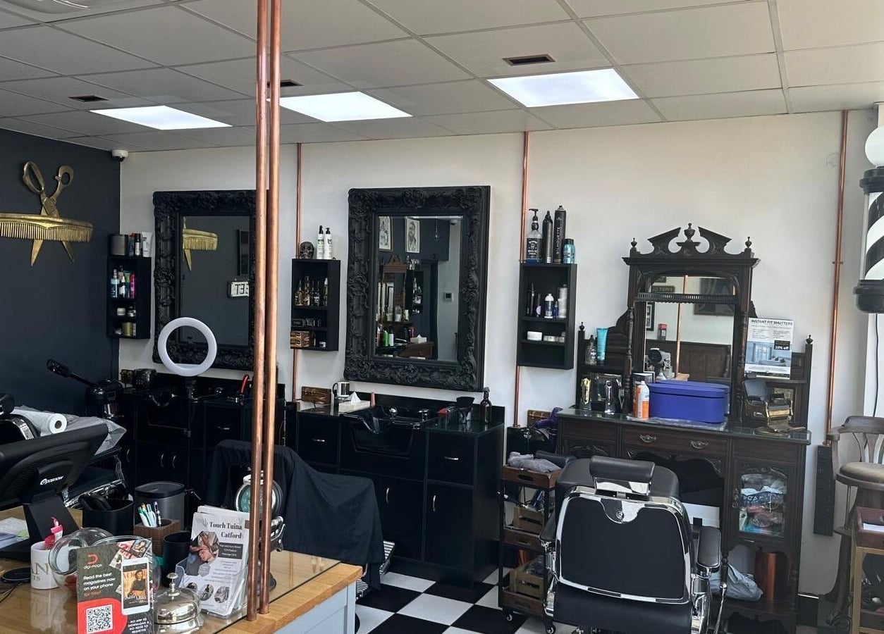 Modern and stylish interior of Can Cuts salon in Orpington, England, GB with elegant decor and professional setup.