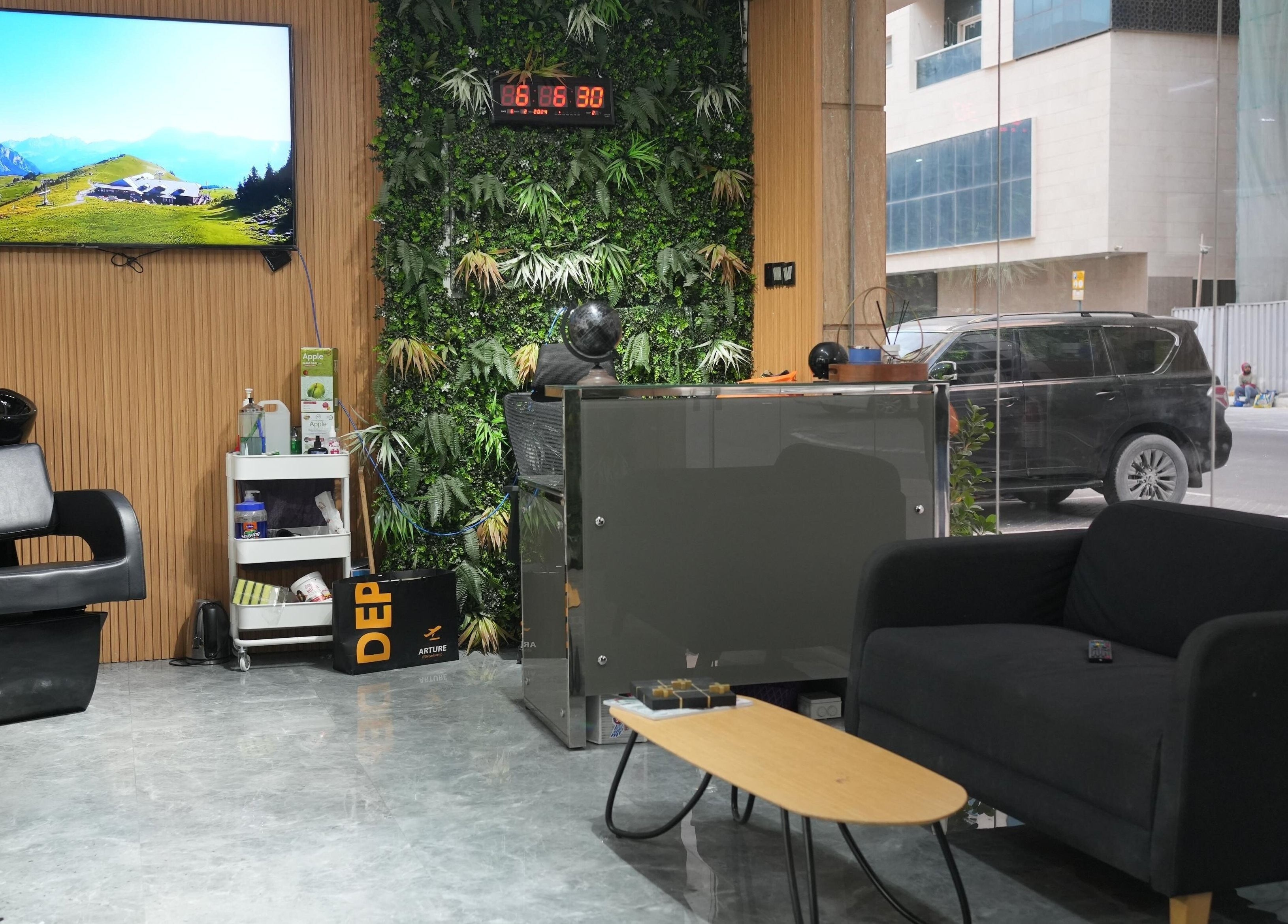 Relaxing interior at Sharb and Maqas Barbershop - صالون شارب و مقص للرجال, Sharjah, Sharjah, AE.