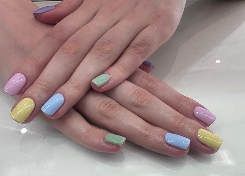 Colorful pastel manicured nails at Laska By Mira, Colindale, England, GB. Perfect for any occasion.