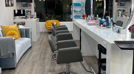 Brasilian Blow Dry Hair Salon