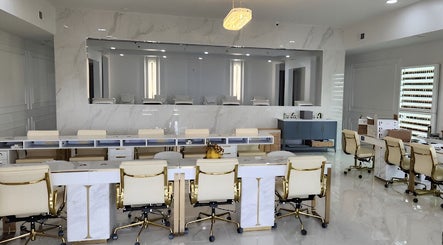 HH Nail Spa image 2