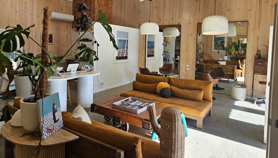 รูปภาพ Asri Hair Salon 1