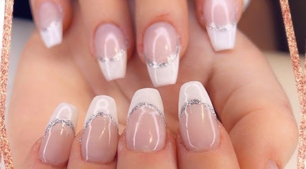 Lady Nails изображение 2