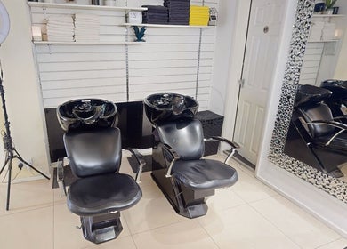Sleek wash stations at Da Silva Hair & Beauty in London, England, GB, offering a luxurious salon experience.