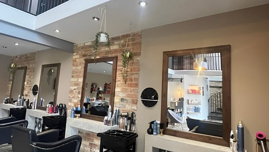 Penny’s Hair and Beauty Lounge image 1