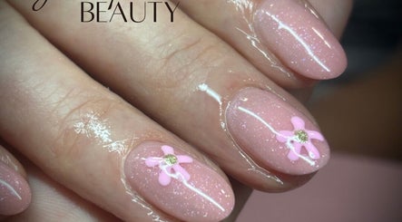 Graceful beauty, bilde 3